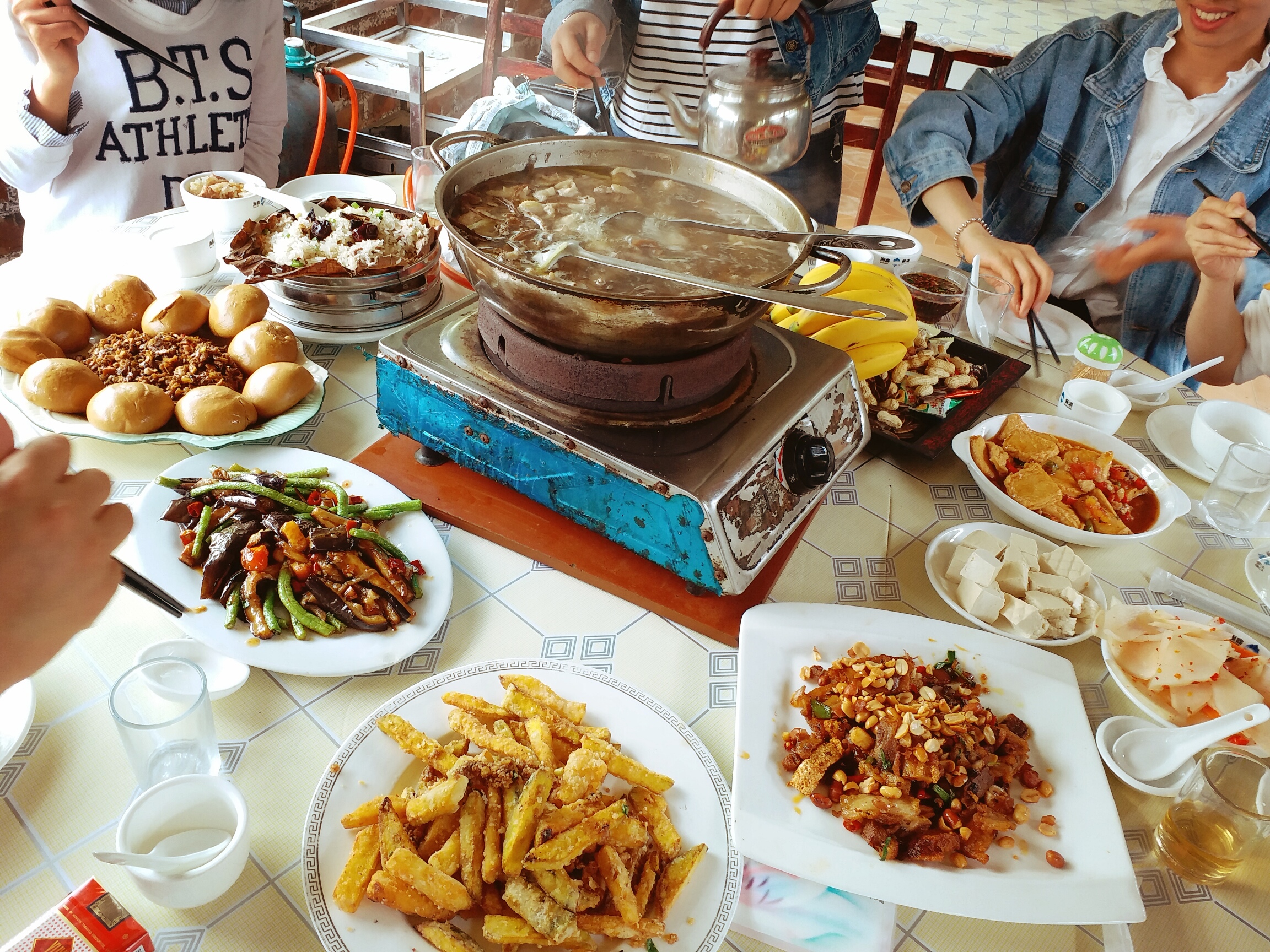 吃飯歡樂時刻.jpg 吃飯歡樂時刻.jpg